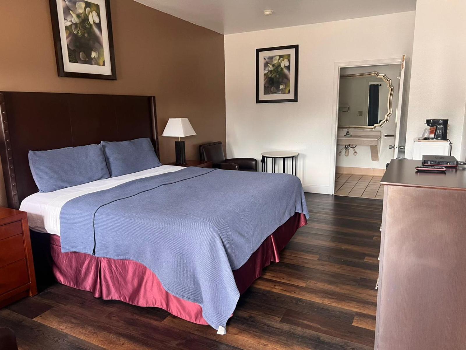 Inn Budget By Oyo 3*